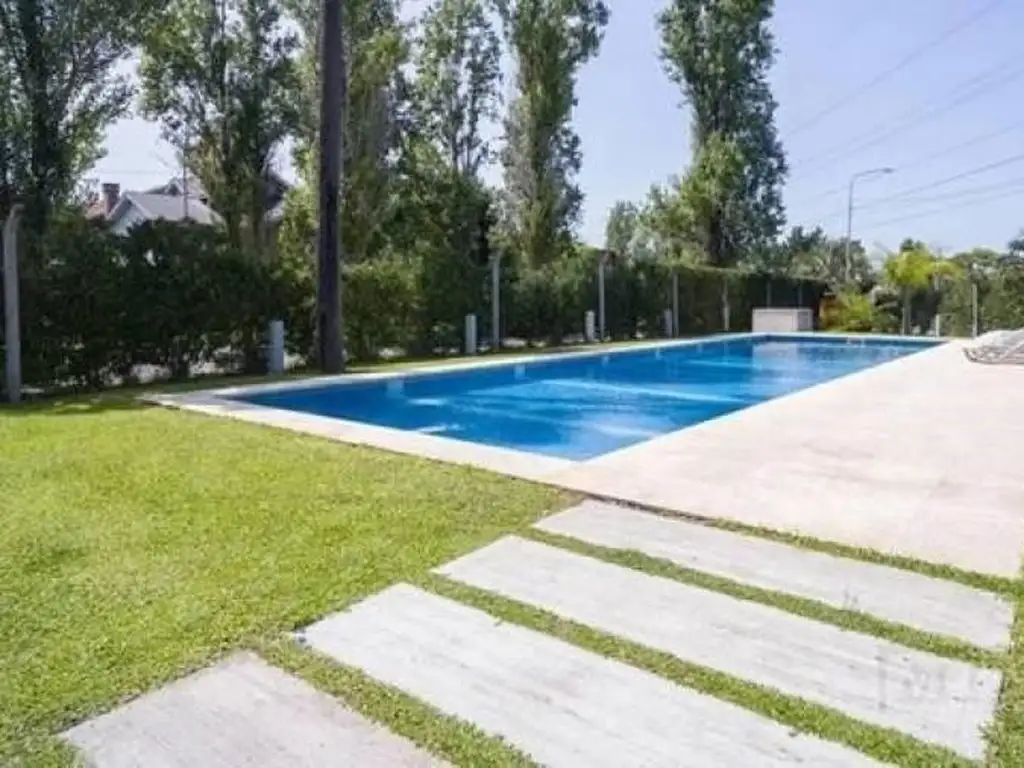 Áreas comunes sum, piscina en Milberg Town