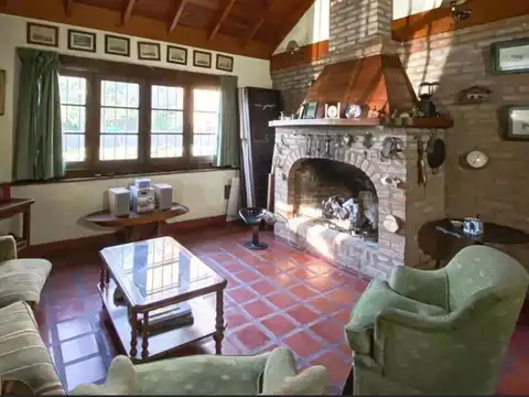 Casa 5 ambientes con 2 baños