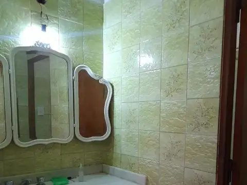 Casa el frente de 2 dormitorios en venta