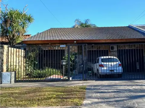 Venta casa de 5 ambientes .Permuta