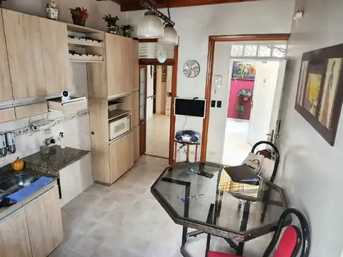 Vedia 2900, Piso P.B.