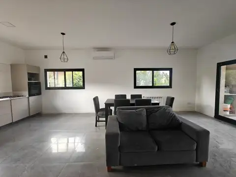 Casa 4 ambientes con 3 baños