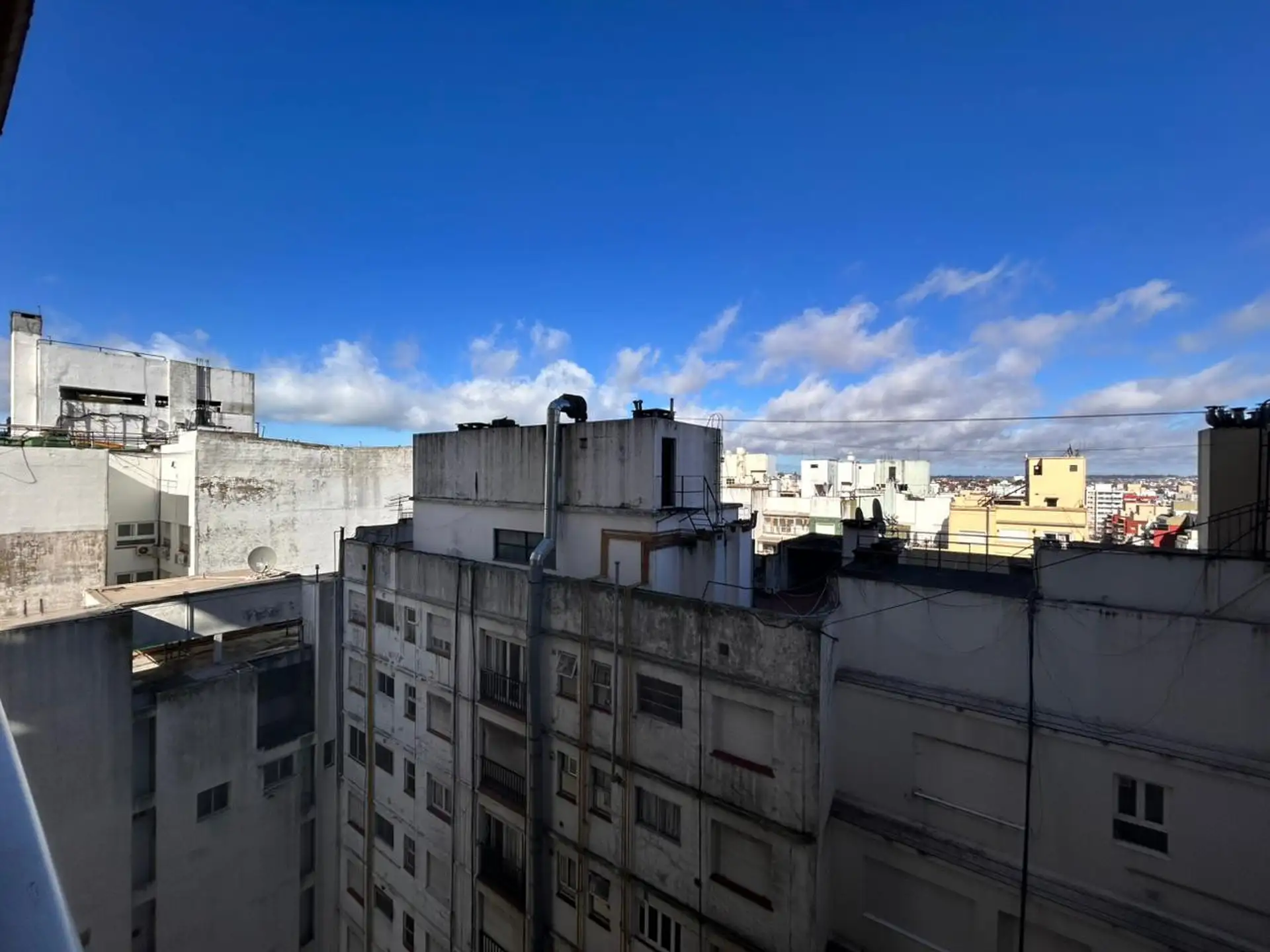 Departamento de 2 ambientes, con balcon corrido, Plaza Colon