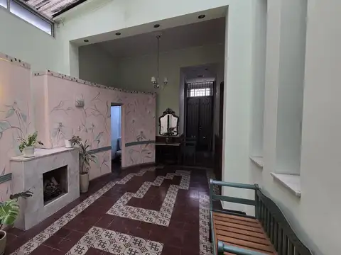 Casa Ideal uso institucional / profesional. Santa Fe y Bv. Oroño, Rosario.