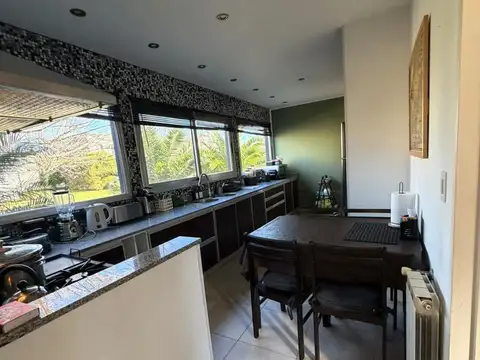 Casa en Venta con 5 cocheras