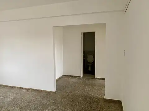 VENTA DE DEPTO CON BALCON 3 DORM EN B° DIZA- SMT