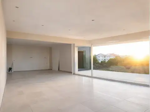 Casa 6 ambientes con 3 baños