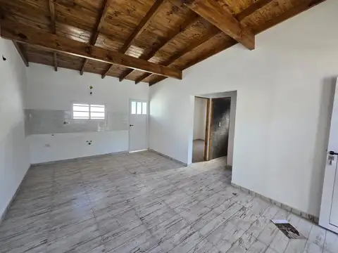 Casa 3 ambientes con 1 baño