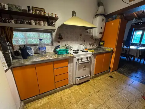 Casa 4 ambientes con 1 baño