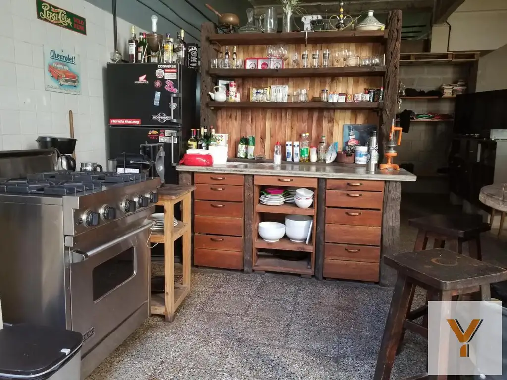 Metán 3750 e/ Castro Barros y Avenida Boedo