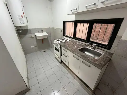 Alquiler. 2 Ambientes. No paga expensas. Bonpland y Soler.