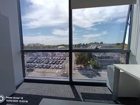 Oficina en Alquiler al Este