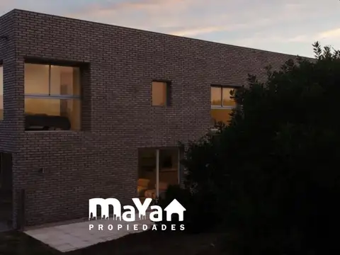 CASA EN VENTA GOLF 2