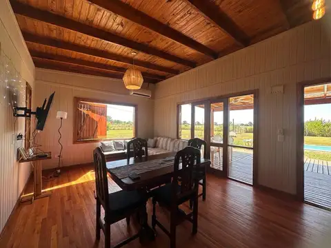 Casa 3 ambientes con 2 baños
