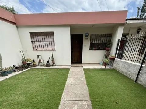 CASA EN VENTA 6 DORMITORIOS BARRIO LAS DALIAS