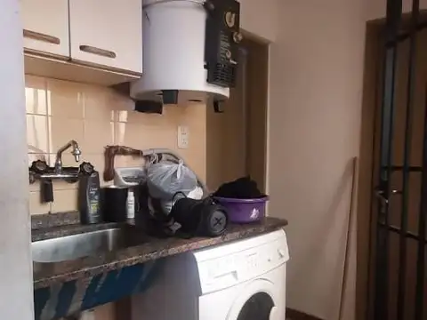 CASA EN VENTA 6 DORMITORIOS BARRIO LAS DALIAS