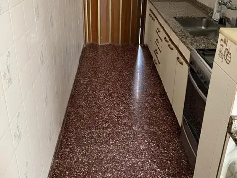 Casa 7 ambientes con 1 baño