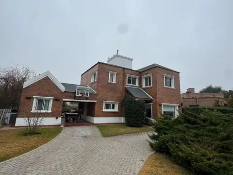 Casa en Venta con 5 cocheras