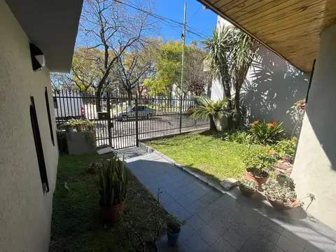 Cristóbal M. Hicken 3100