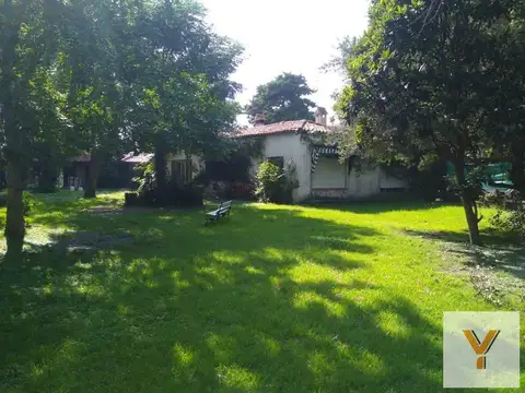 Casa en venta - 4 Dormitorios 2 Baños - 1.680Mts2 - Florencio Varela