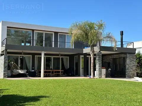 Casa Moderna en Venta, 3 dormitorios en Suite en Estancias del Pilar