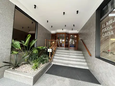 Departamento en venta en Vte. Lopez de 3 dormitorios con cochera.
