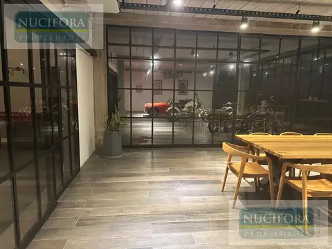 Casa 8 ambientes con 7 baños