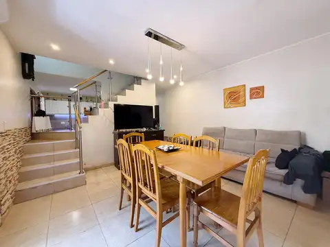 VENTA CASA 2 DORMITORIOS OPORTUNIDAD PATIO Y COCHERA