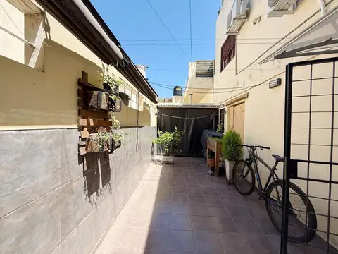 VENTA CASA 2 DORMITORIOS OPORTUNIDAD PATIO Y COCHERA