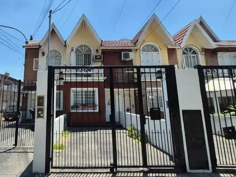 Dúplex 3 Amb Patio y Cochera Lanús Este