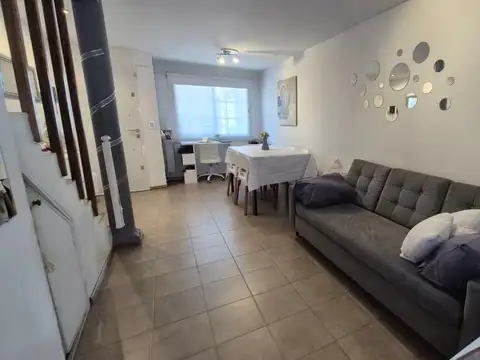 Depto Tipo Casa en Venta en Lanus Este, USD 97.000