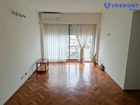 Alquiler de depto. de 3 ambientes en Avda. Pueyrredón esq. Avda. Santa Fe