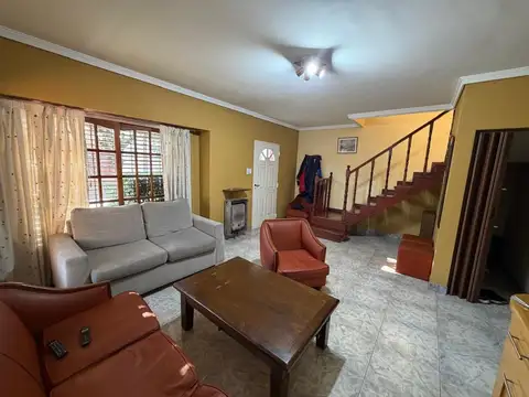 Depto Tipo Casa en Venta de 5 ambientes