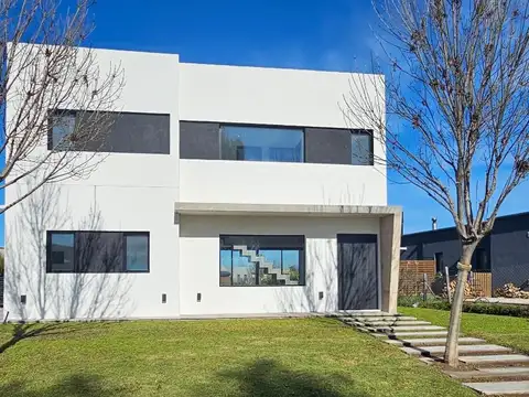 Santo Tomas- Pilar -mariano Acosta 3000