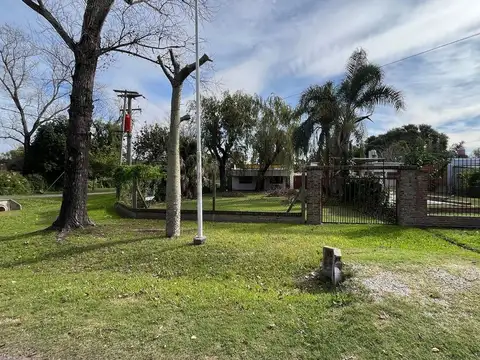 Los Paraísos esquina Los Frenos 1100