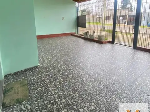 Casa 3 ambientes con 2 baños