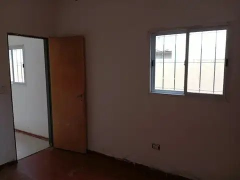 Departamento en Alquiler en Caseros, $ 320.000