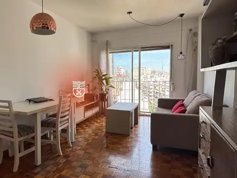 Ver VIDEO – Amoblado - Luminoso 2 ambientes en piso alto