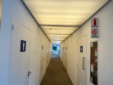 Oficina en Alquiler con 12 cocheras