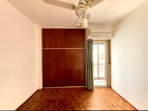 Departamento en Venta en Parque Centenario, USD 199.000