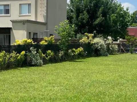 Casa en Alquiler en Pilar del Este - Santa Guadalupe, USD 1.400