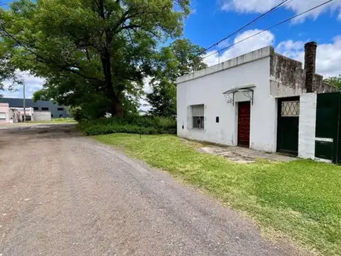 CASA EN VENTA DE DOS HABITACIONES EN AZUL