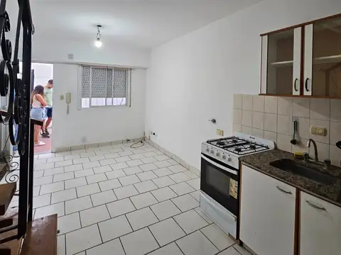 Duplex interno de 1 dormitorio y patio -