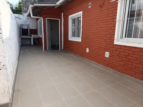 Casa 3 ambientes con 1 baño