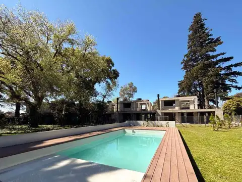 Casa de 2 Dormitorios en venta en City Bell