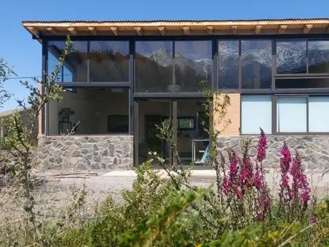 Cabaña con terreno de 9000 mts en Potrerillos