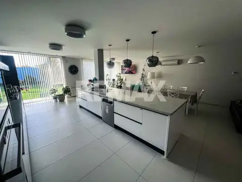 Casa en Venta en Cipolletti, USD 690.000