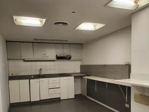 Alquiler de Oficina de Categoría - 692 m² con 4 Cocheras Retiro, Capital Federal