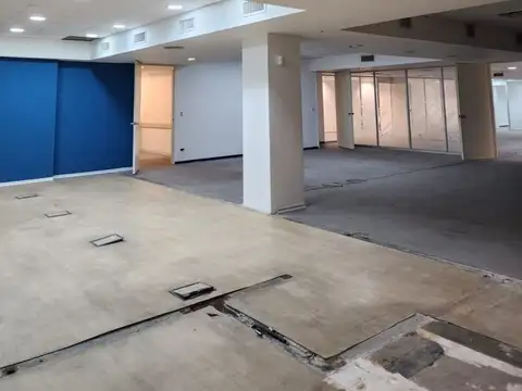 Alquiler de Oficina de Categoría - 692 m² con 4 Cocheras Retiro, Capital Federal