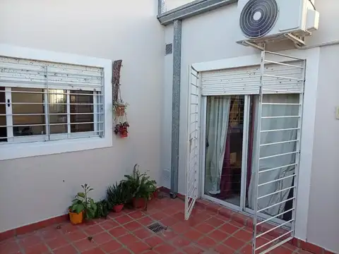Venta interno 2 dormitorios en Planta Baja.